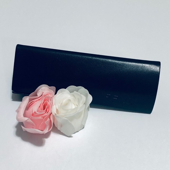 FENDI Twist Eyeglass Case - Picture 4 of 14